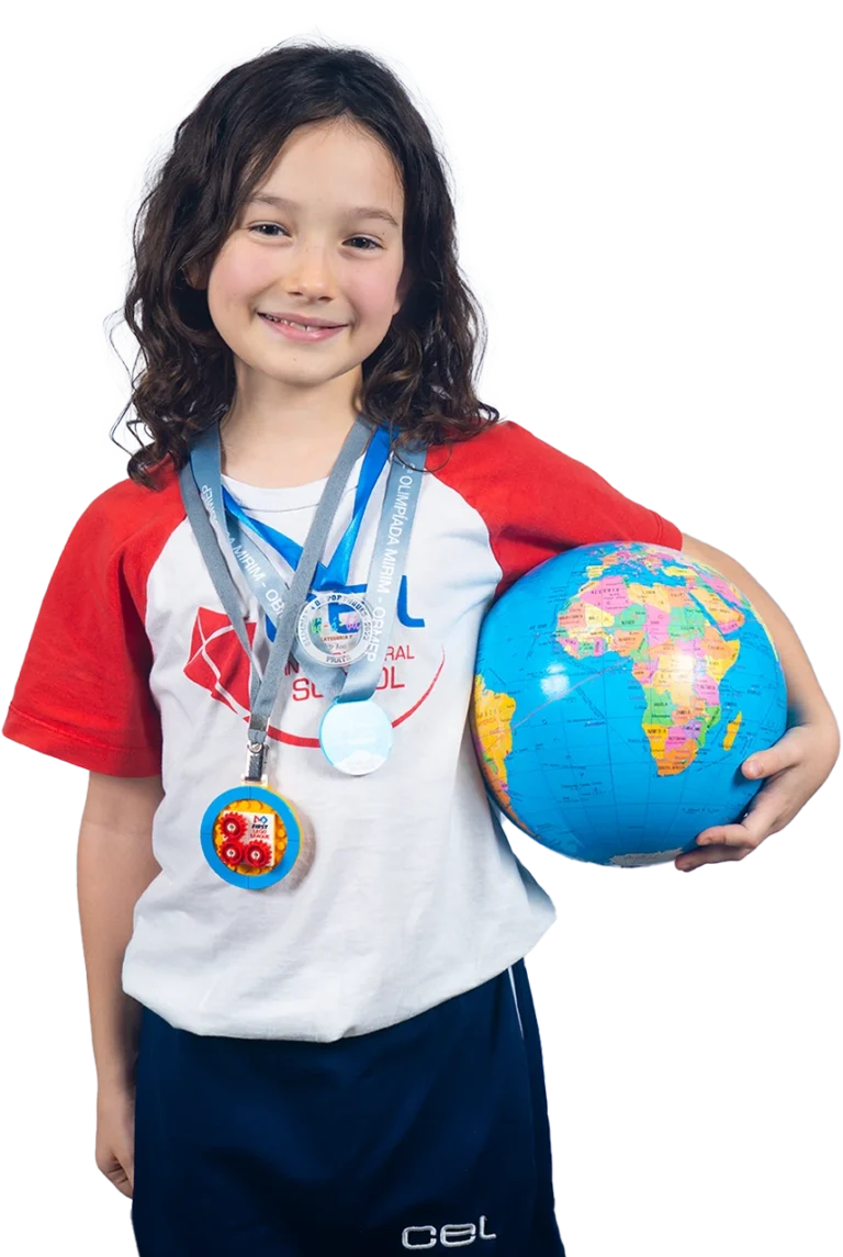 Aluna do ensino fundamental com muitas medalhas e premiada da unidade Norte Shopping